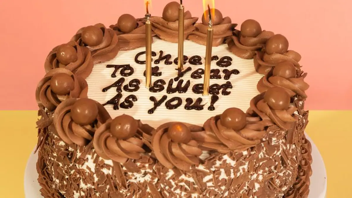 Cake Box – eggless cake shop in Swindon town centre